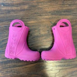 Toddler size C9 rain boots